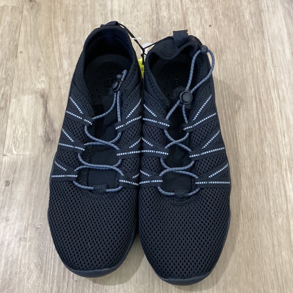 NEW Men’s All In Motion Max Water Shoes - Picture 2 of 3